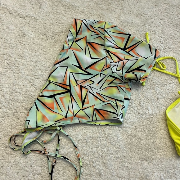 Shein Two Piece Bikini Top - Picture 4 of 4